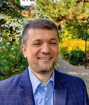 Dr. Artur Gromek